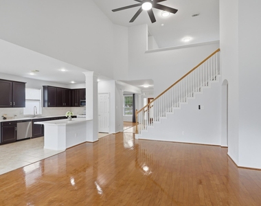 15902 Emerald Briar Lane - Photo Thumbnail 5