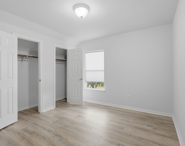 15902 Emerald Briar Lane - Photo Thumbnail 18