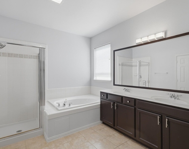 15902 Emerald Briar Lane - Photo Thumbnail 12