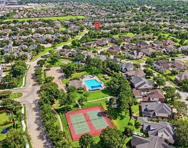 15902 Emerald Briar Lane - Photo Thumbnail 24