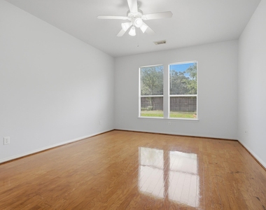 15902 Emerald Briar Lane - Photo Thumbnail 11