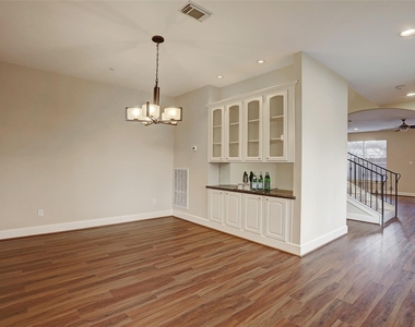 5300 Feagan Street - Photo Thumbnail 6