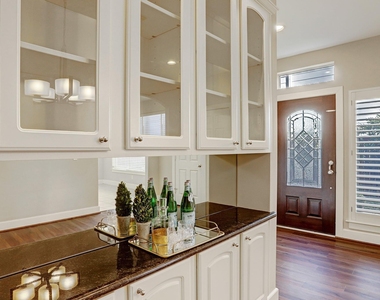 5300 Feagan Street - Photo Thumbnail 8