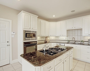 5300 Feagan Street - Photo Thumbnail 9