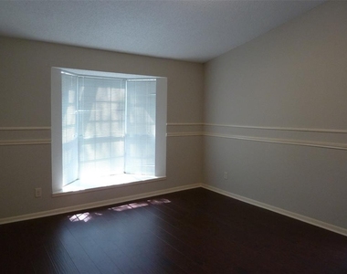 2120 El Paseo Street - Photo Thumbnail 8