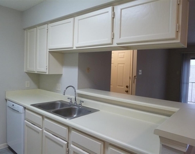 2120 El Paseo Street - Photo Thumbnail 6