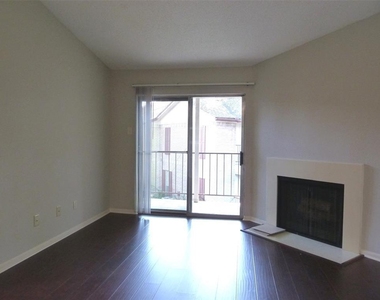 2120 El Paseo Street - Photo Thumbnail 3