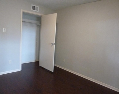 2120 El Paseo Street - Photo Thumbnail 10