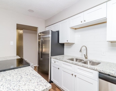 2212 W Oakdale Road - Photo Thumbnail 6