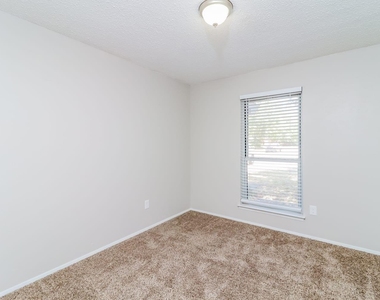 2212 W Oakdale Road - Photo Thumbnail 9