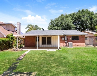 2212 W Oakdale Road - Photo Thumbnail 14