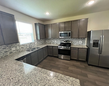 3014 Vita Dolce Drive - Photo Thumbnail 7