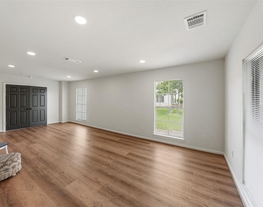 3809 Southmore Boulevard - Photo Thumbnail 4