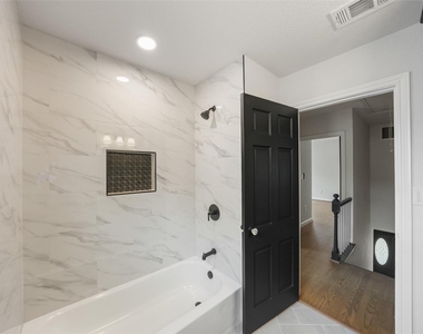 3809 Southmore Boulevard - Photo Thumbnail 19