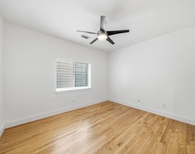 4314 Spencer Street - Photo Thumbnail 13