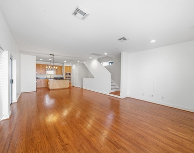 4314 Spencer Street - Photo Thumbnail 6