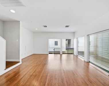 4314 Spencer Street - Photo Thumbnail 10