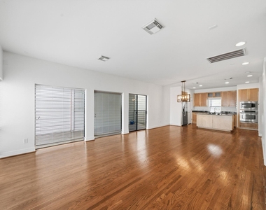 4314 Spencer Street - Photo Thumbnail 7