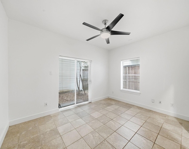 4314 Spencer Street - Photo Thumbnail 3