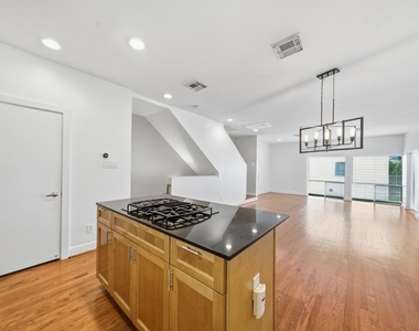 4314 Spencer Street - Photo Thumbnail 9