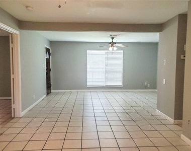 3020 Sagebrush Drive - Photo Thumbnail 10