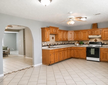 3020 Sagebrush Drive - Photo Thumbnail 4