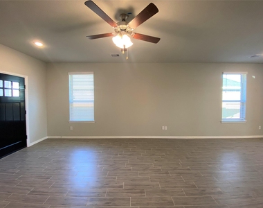 31311 Conover Drive - Photo Thumbnail 2