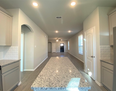 31311 Conover Drive - Photo Thumbnail 6