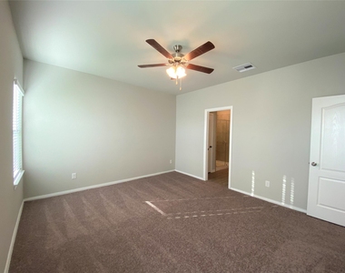 31311 Conover Drive - Photo Thumbnail 9