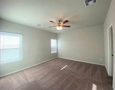 31311 Conover Drive - Photo Thumbnail 8