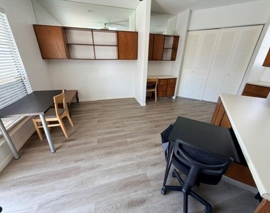 7901 Cambridge Street - Photo Thumbnail 2