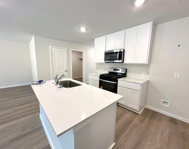 12316 Lexington Heights - Photo Thumbnail 3
