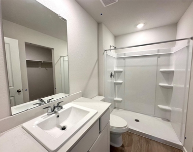 12316 Lexington Heights - Photo Thumbnail 7