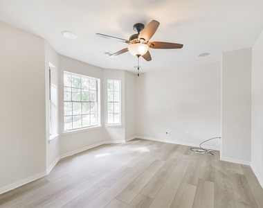 11230 Sunshine Park Drive - Photo Thumbnail 21