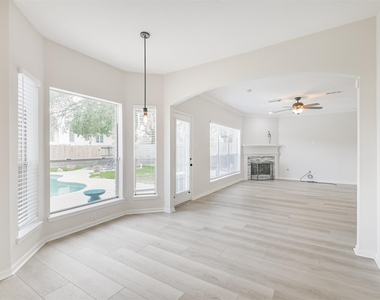 11230 Sunshine Park Drive - Photo Thumbnail 15