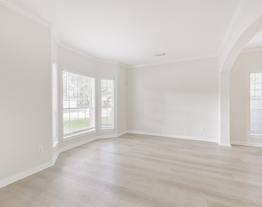 11230 Sunshine Park Drive - Photo Thumbnail 3
