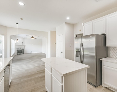 11230 Sunshine Park Drive - Photo Thumbnail 10