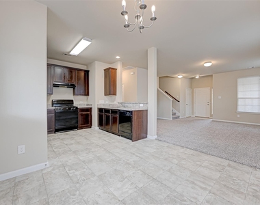 10118 Mariposa Green Court - Photo Thumbnail 5