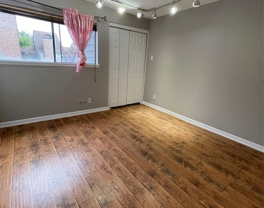 6601 Sands Point Drive - Photo Thumbnail 7