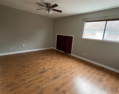 6601 Sands Point Drive - Photo Thumbnail 10