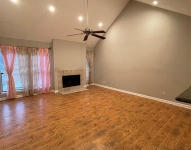 6601 Sands Point Drive - Photo Thumbnail 3