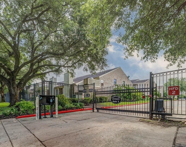 8100 Cambridge Street - Photo Thumbnail 25