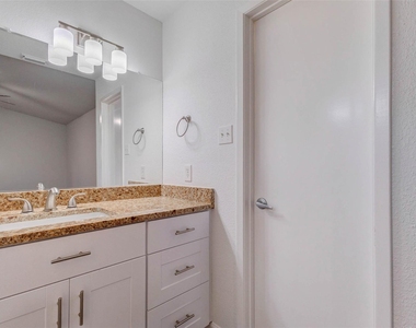 8100 Cambridge Street - Photo Thumbnail 20