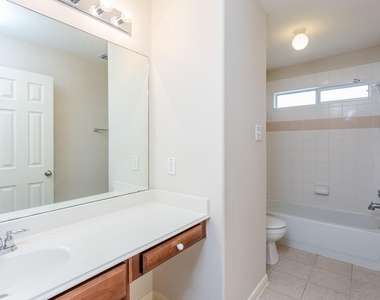 3107 Rosholt Drive - Photo Thumbnail 34