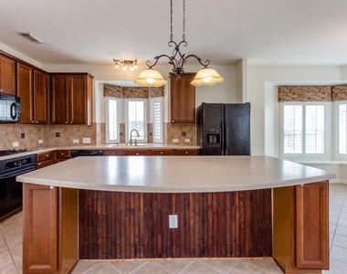 3107 Rosholt Drive - Photo Thumbnail 17