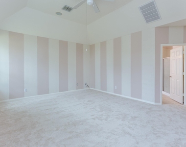 3107 Rosholt Drive - Photo Thumbnail 20