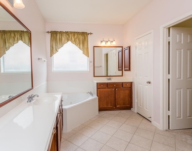 3107 Rosholt Drive - Photo Thumbnail 22