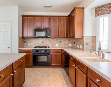 3107 Rosholt Drive - Photo Thumbnail 15