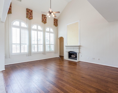 3107 Rosholt Drive - Photo Thumbnail 11