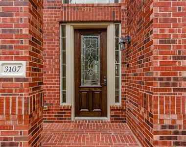 3107 Rosholt Drive - Photo Thumbnail 2